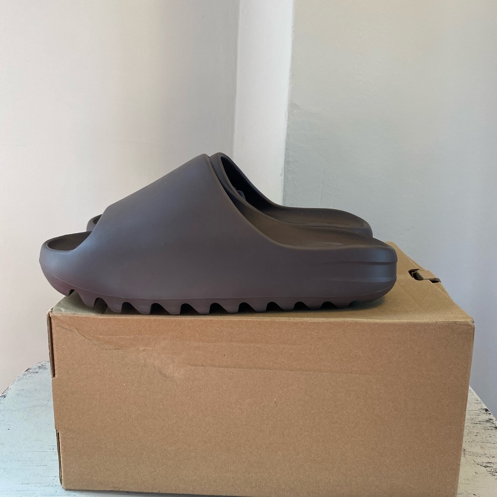 Yeezy Slides Soot